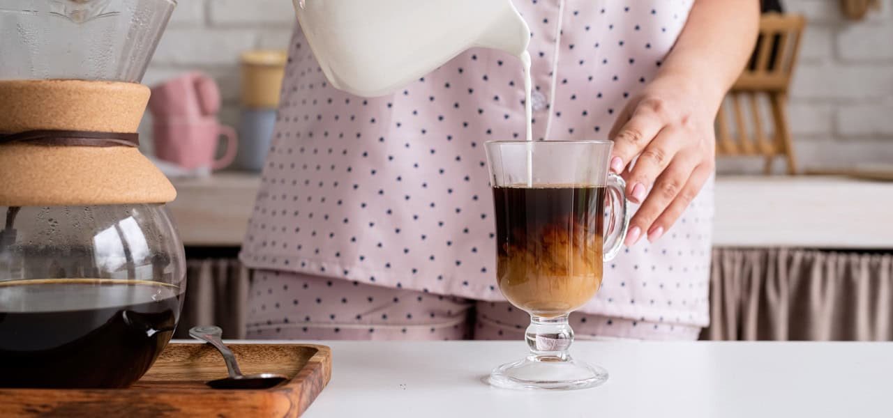 Café en casa vs. cafetería