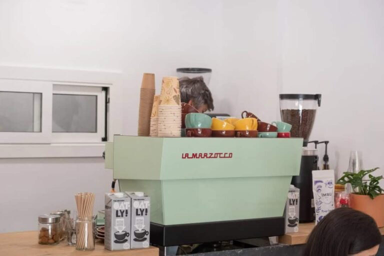 ombu cafe 06 768x512